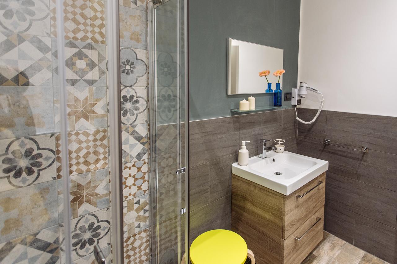 Politeama Luxury Suites Palermo Exterior foto